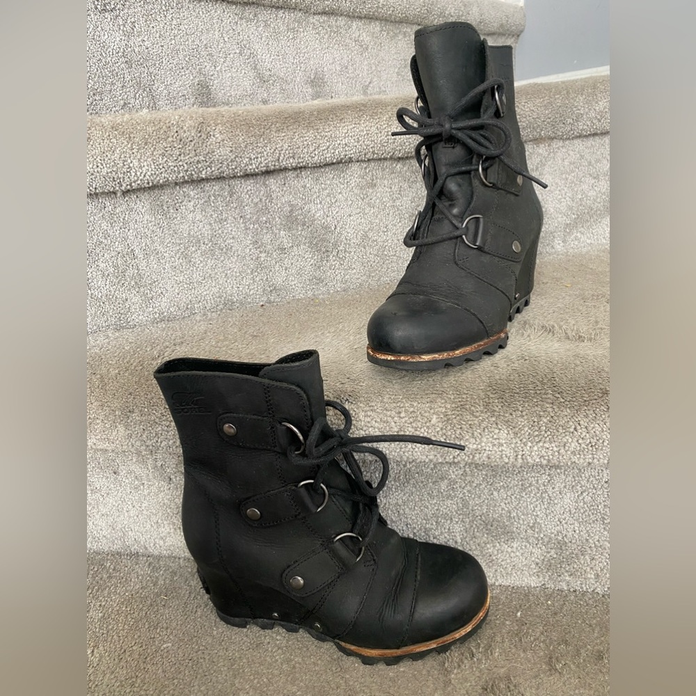 SOREL Size 5 Joan of Arctic Wedge All Seasons LEATHER WATERPROOF